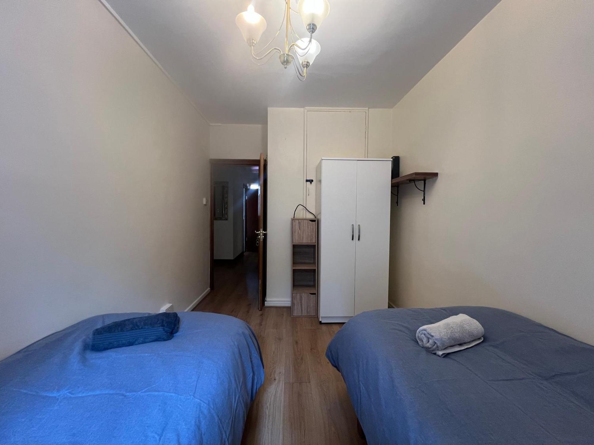 3 Bedroom Apartment, Prime W2 *