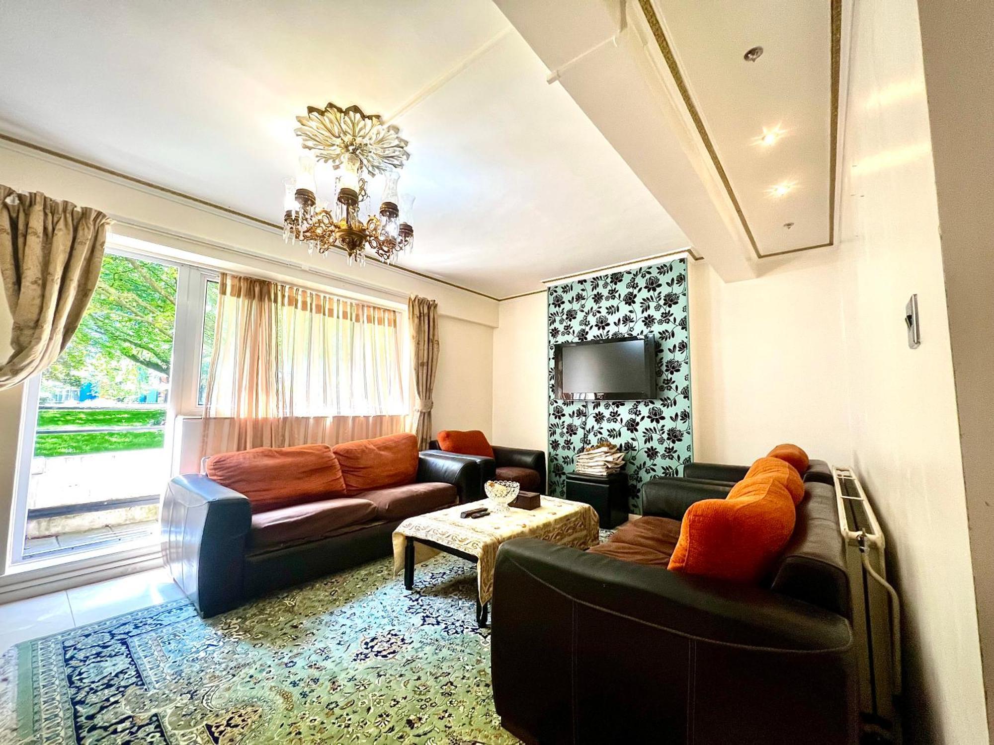 3 Bedroom Apartment, Prime W2 * London