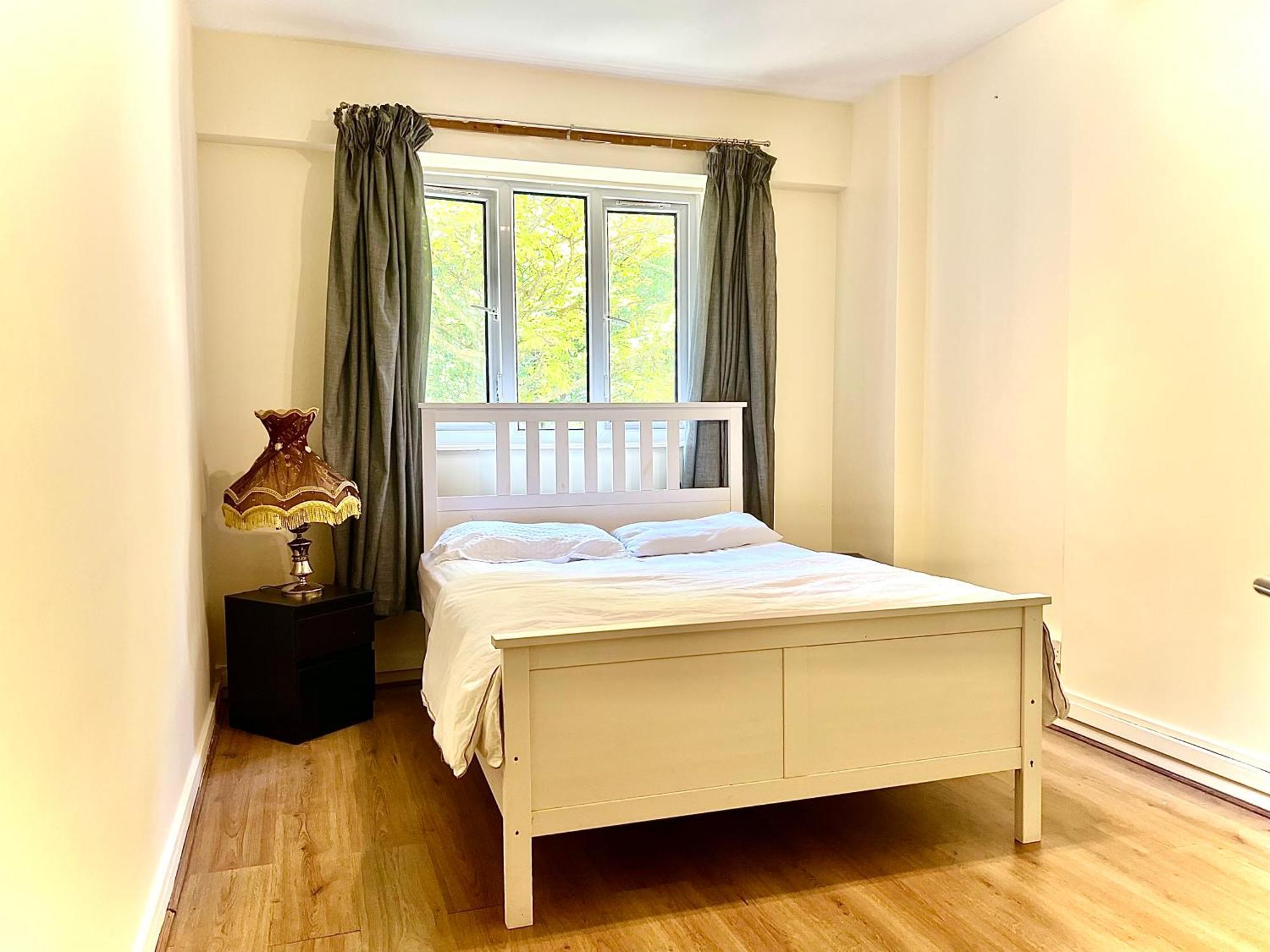3 Bedroom Apartment, Prime W2 *